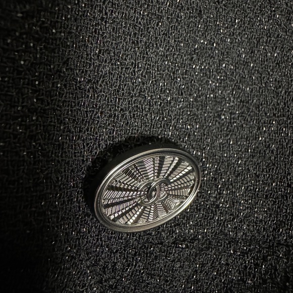 CHANEL - Picture 15 of 15